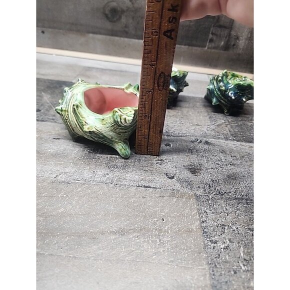 Vintage Conch Salt Pepper Shakers  Ashtray Set Beach Ocean Kitchen Kitchy - Picture 7 of 10